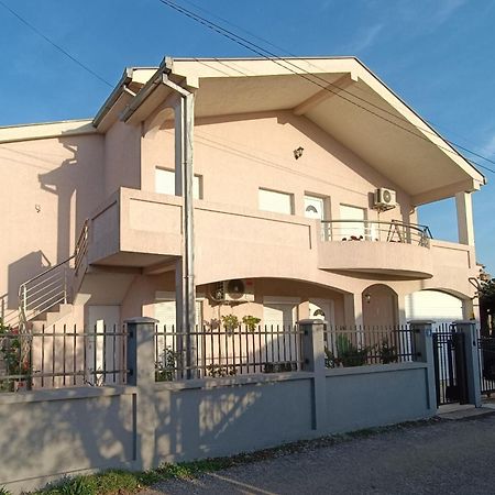 Entire House Floor - 2-Bedroom Cozy & Peaceful Apartment Podgorica Luaran gambar