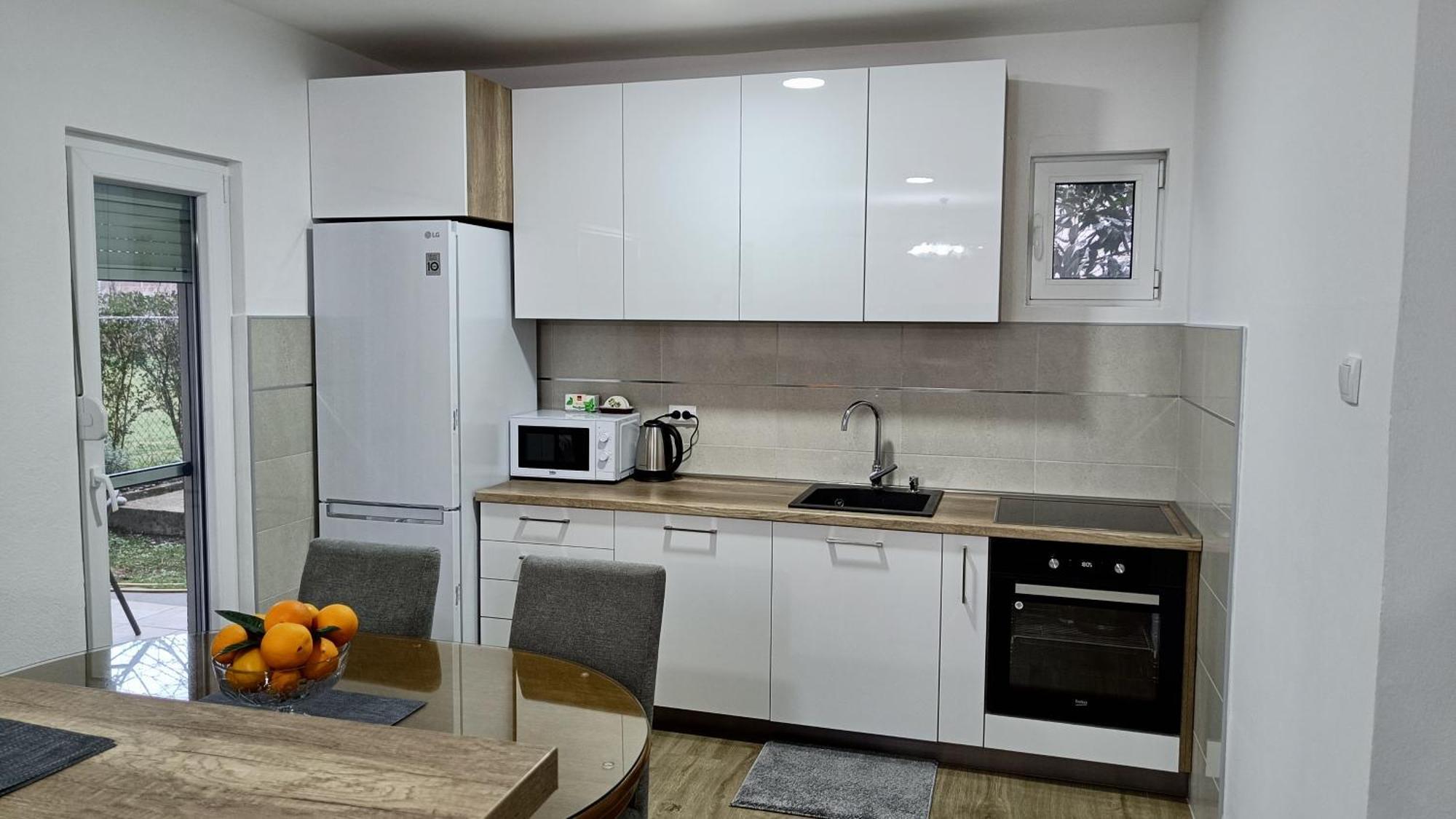 Entire House Floor - 2-Bedroom Cozy & Peaceful Apartment Podgorica Luaran gambar